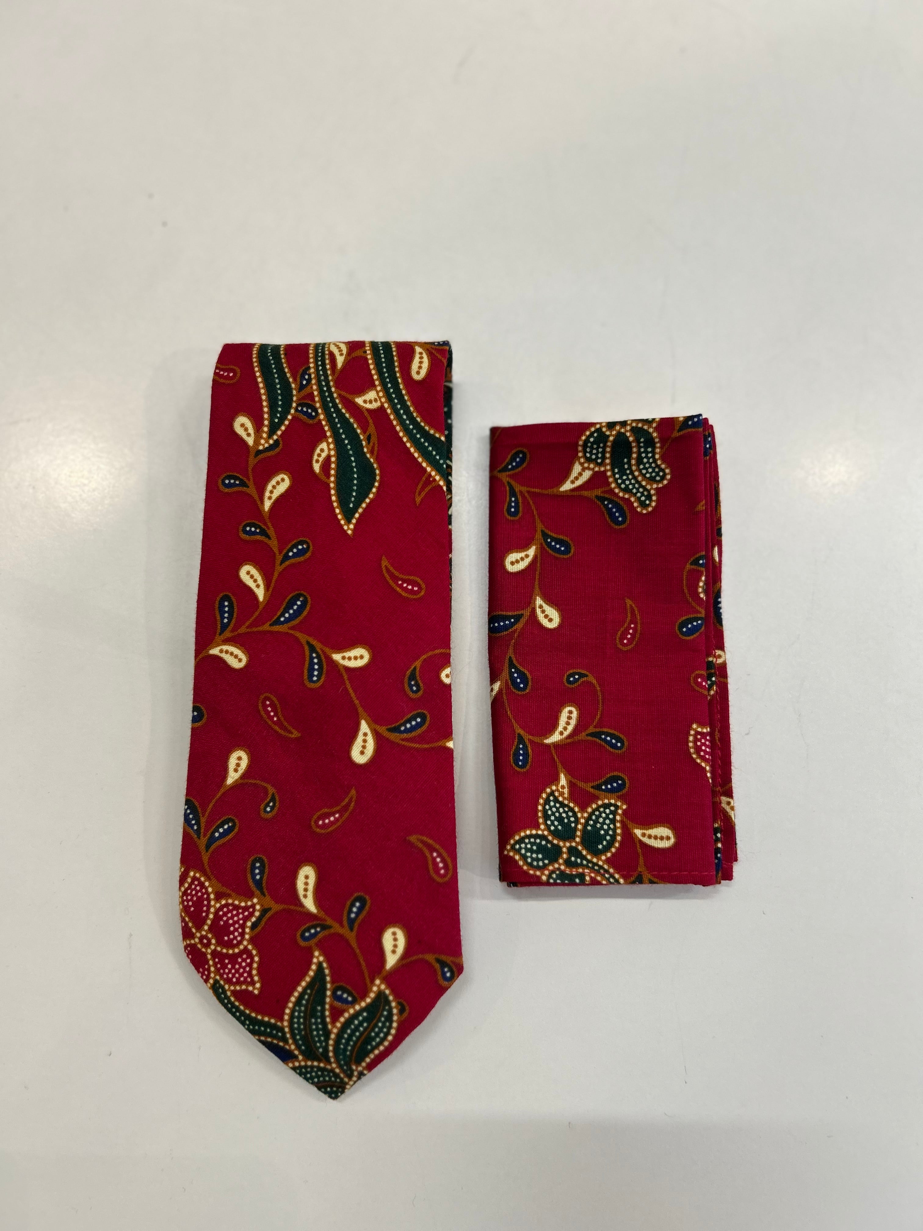 Tie Red