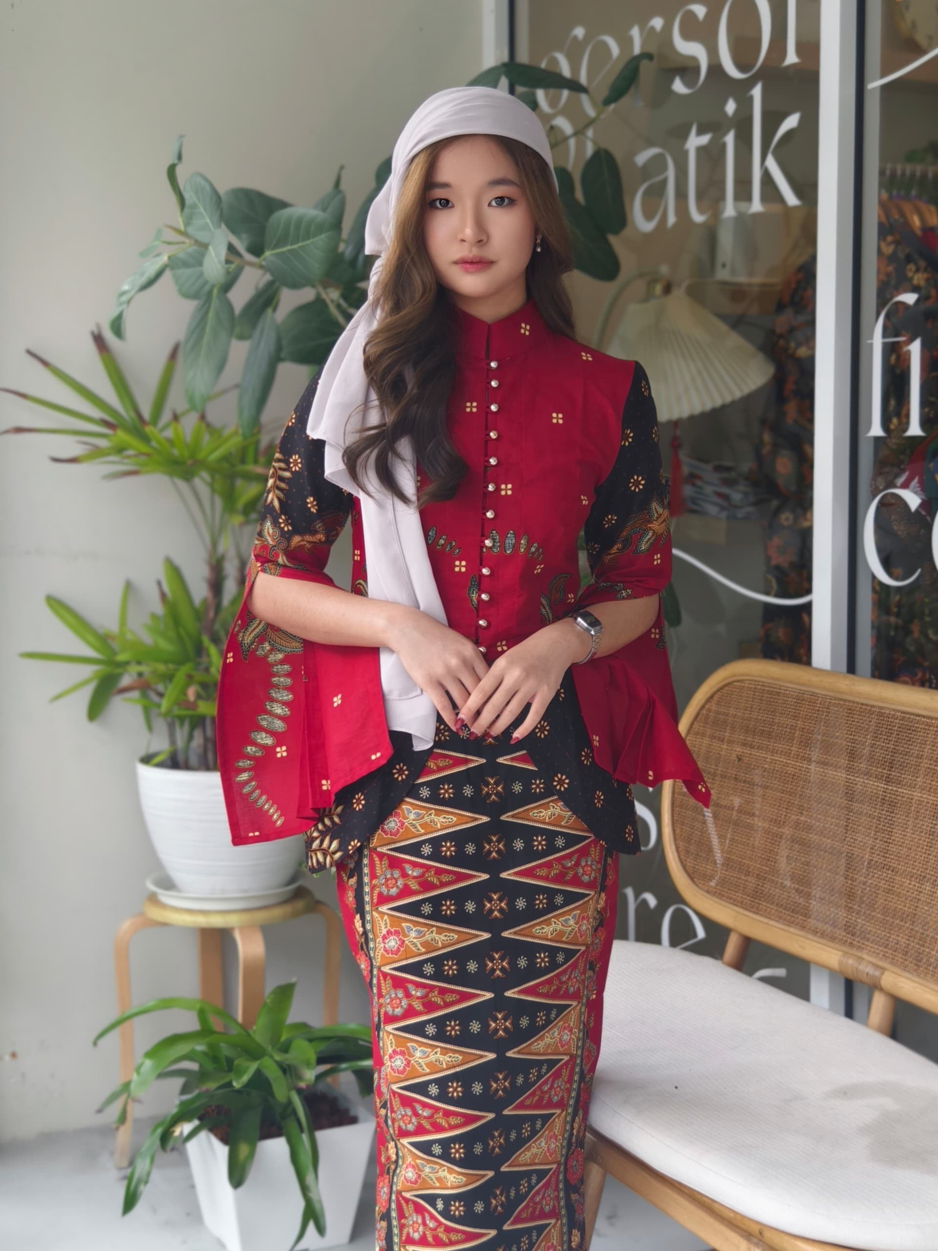 Aliana Maroon Black