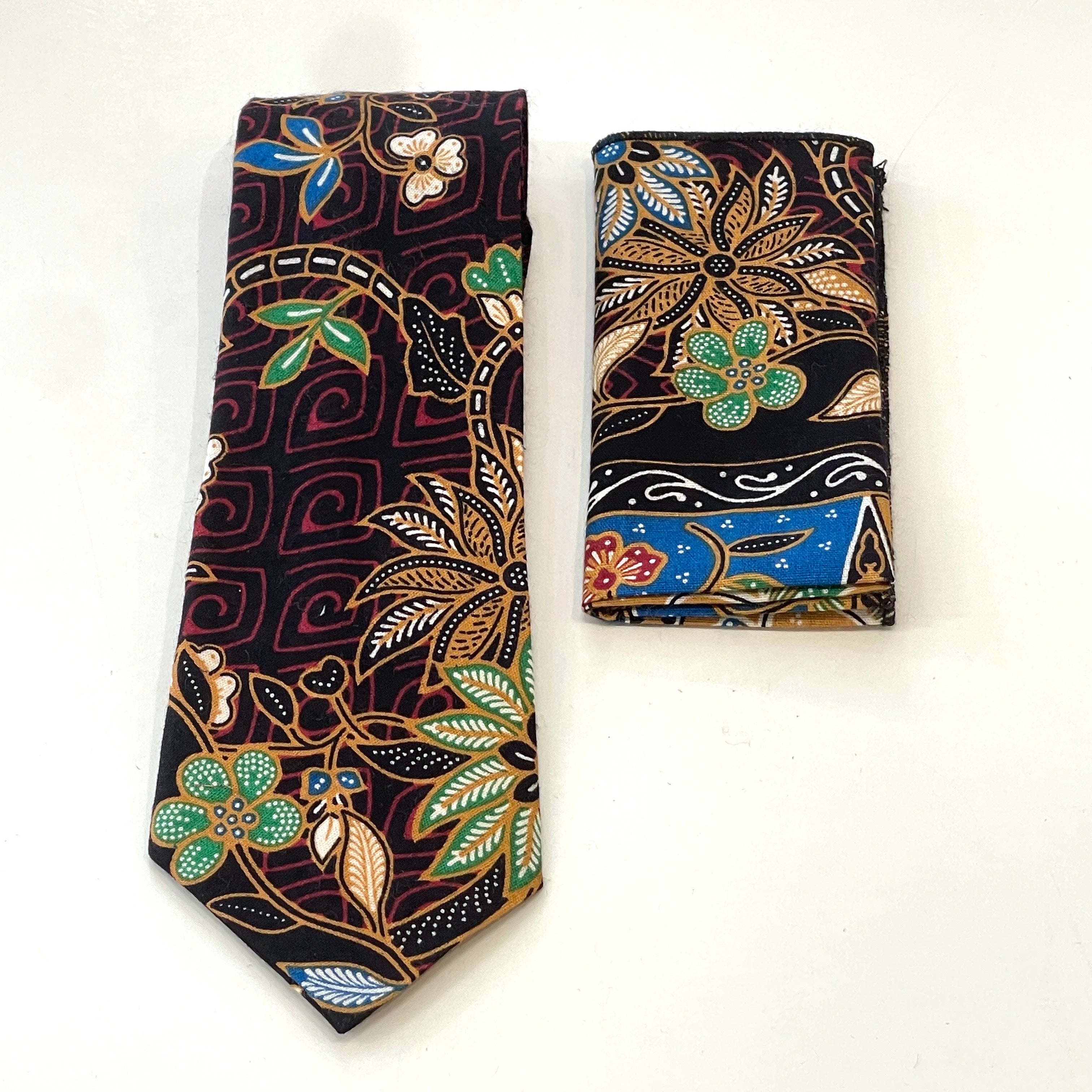 Tie Black