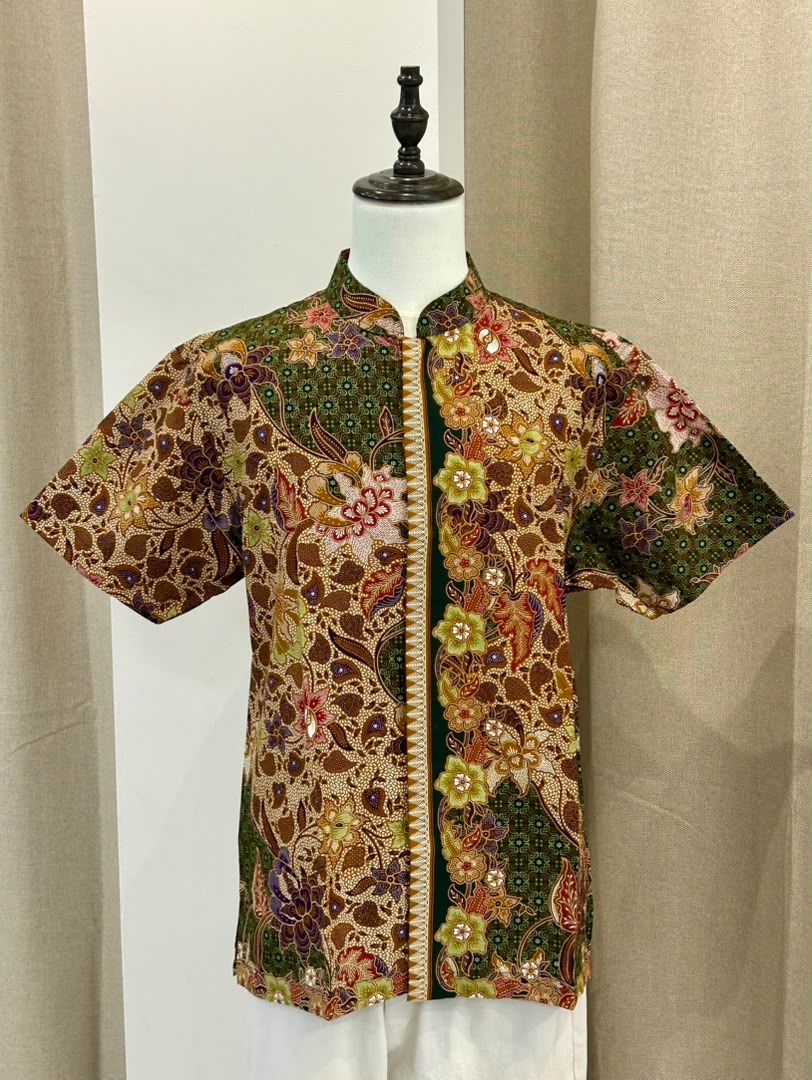 Men Short Green Gold