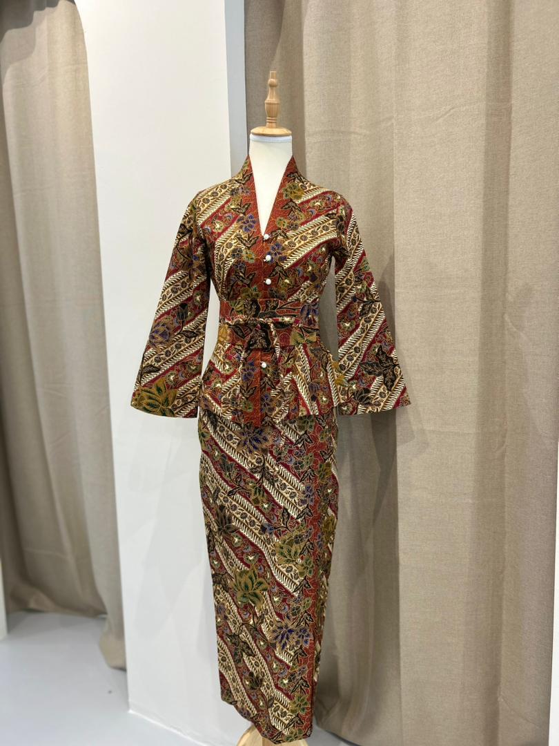 Raya Brown Maroon